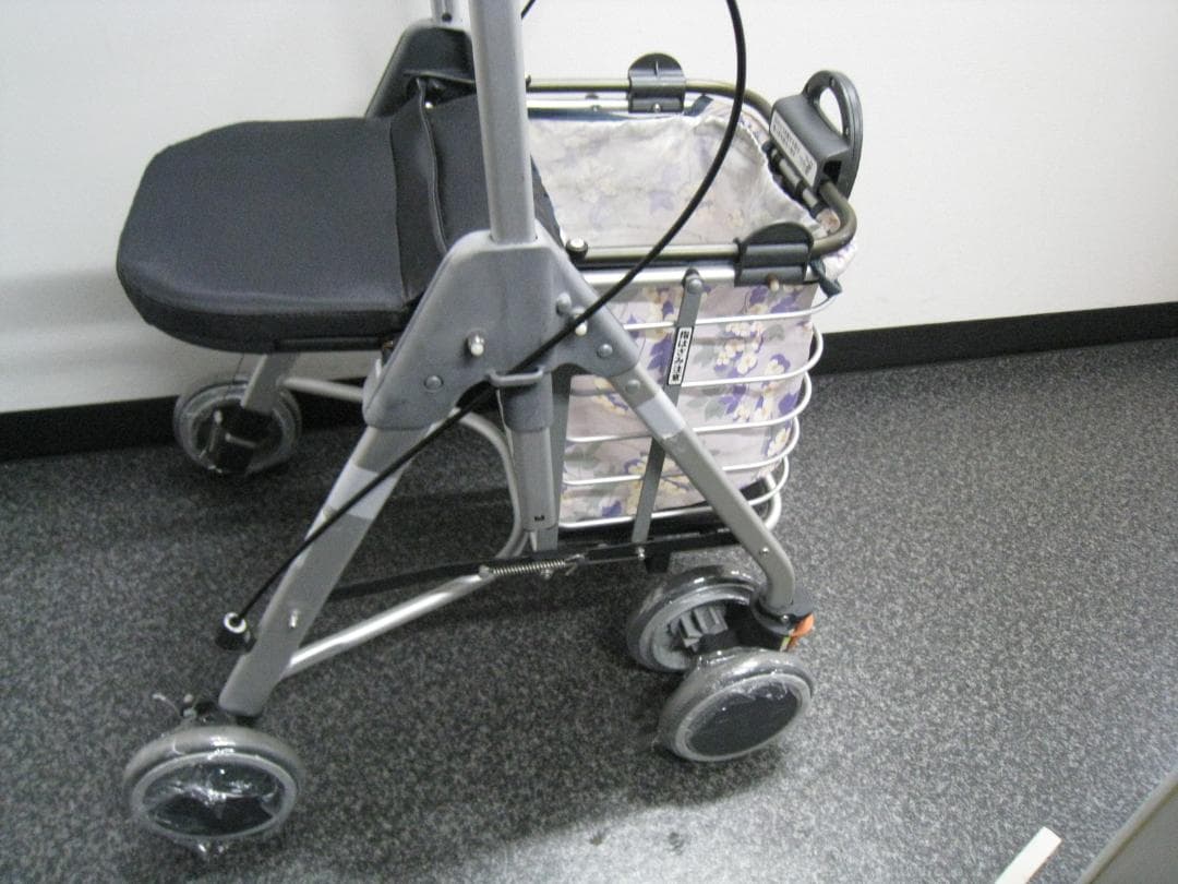 幸和製作所 テイコブ リトルワゴン WAW07 歩行車　②