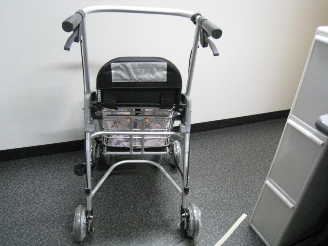 幸和製作所 テイコブ リトルワゴン WAW07 歩行車　②