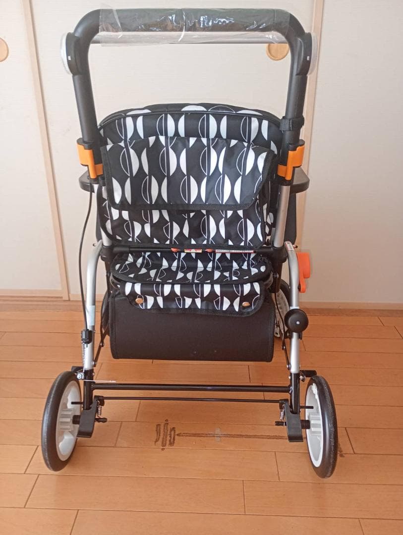 【新品未使用】シルバーカー　レコルティ　SLT10