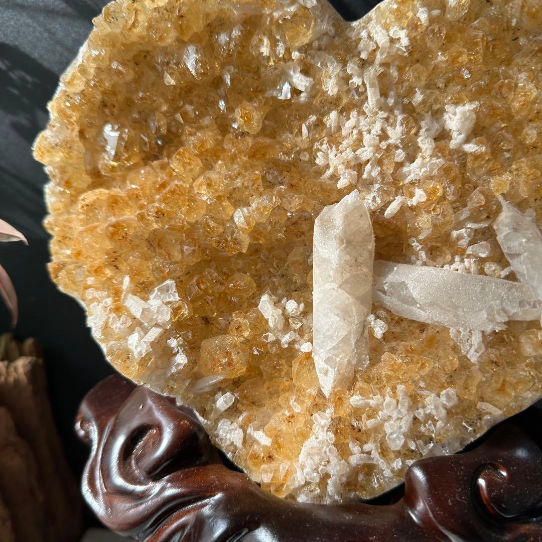 天然石 カルサイト共生シトリンのハート　置物　台座付きG.287