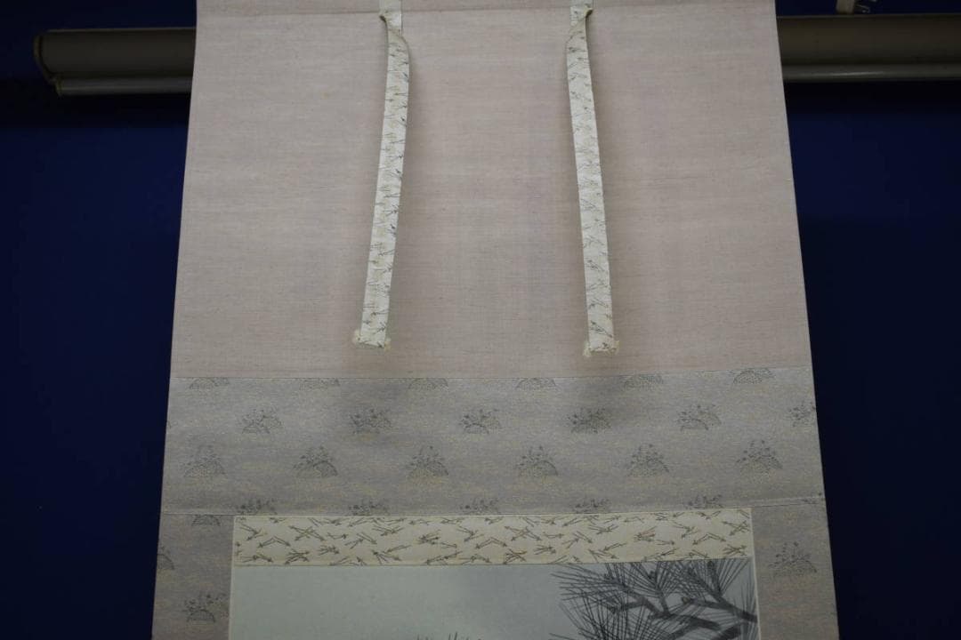 不詳/作者不詳/松鯉図/桐共太巻箱付/布袋屋掛軸HG-115 - メルカリ