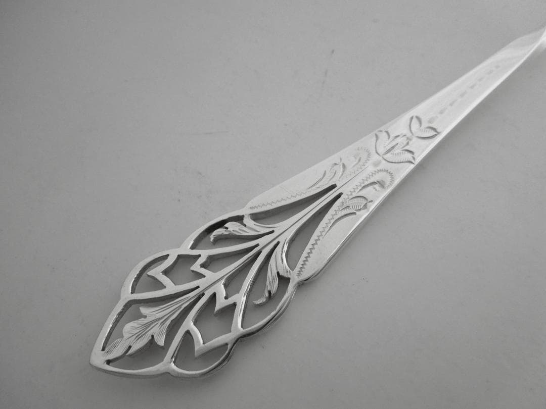 イギリス　ピアッシング　シルバーサービングスプーン　純銀