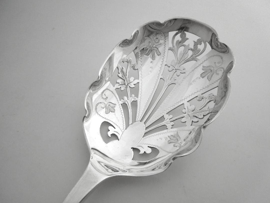 イギリス　ピアッシング　シルバーサービングスプーン　純銀