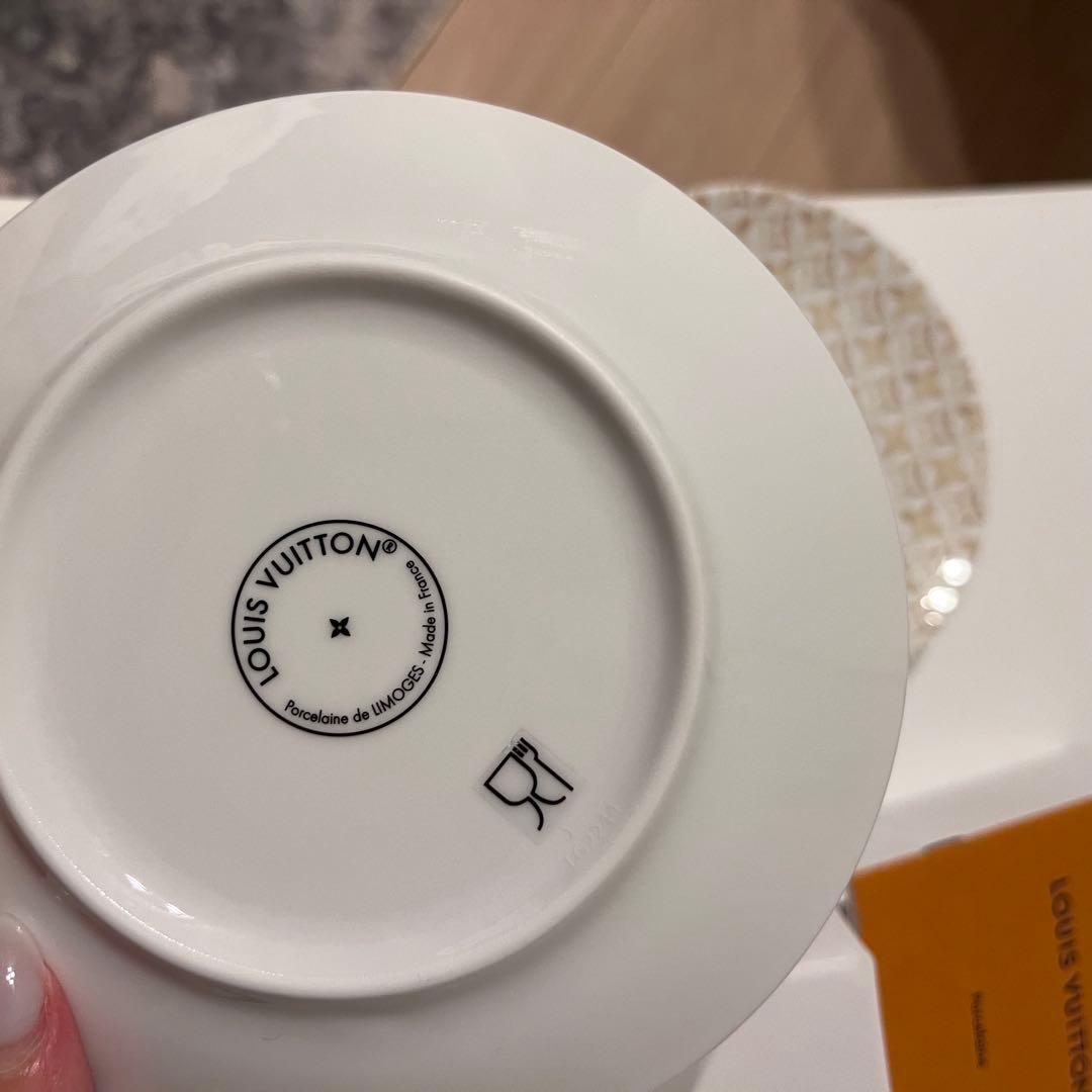 ルイ・ヴィトン プレート ホワイト ベージュ モノグラムフラワータイル
