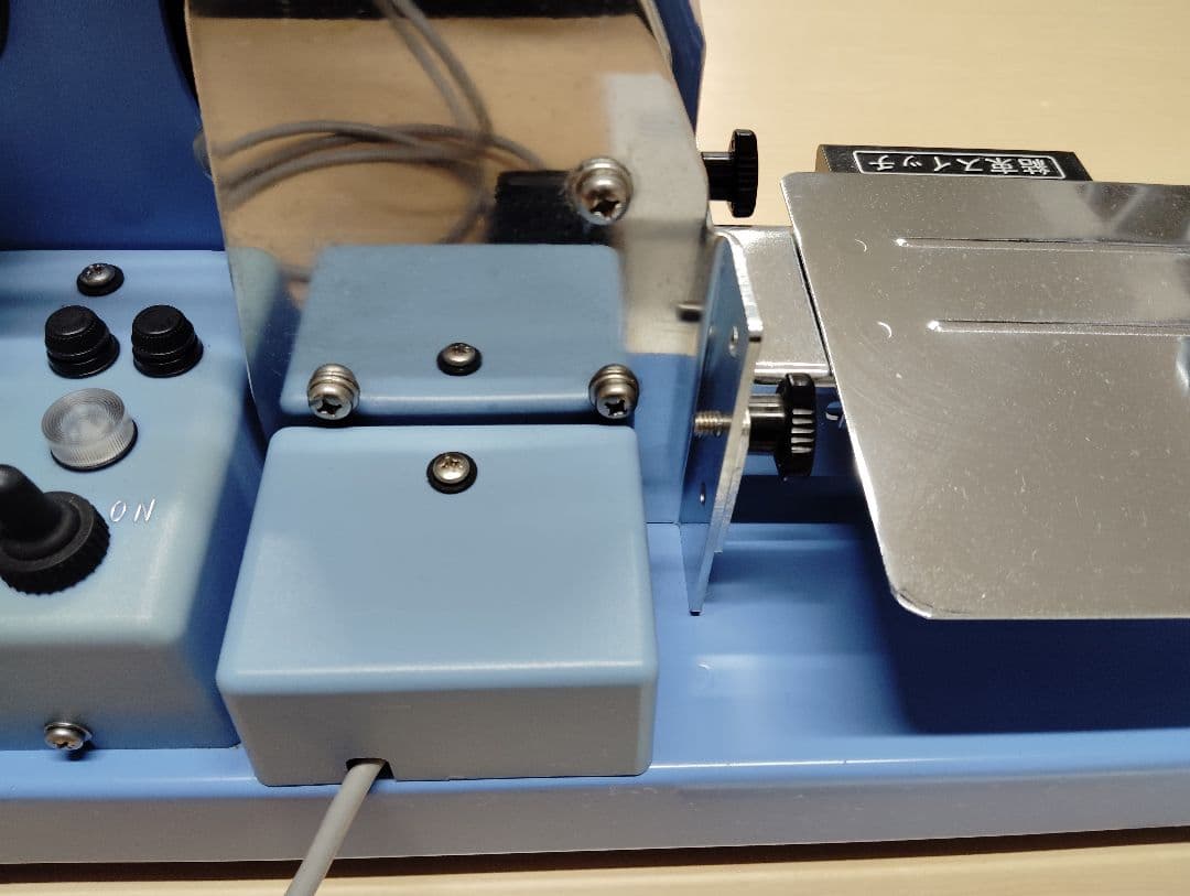 ニチバン　たばねら5000V　結束機の電動タイプオプションのリモートスイッチ付き