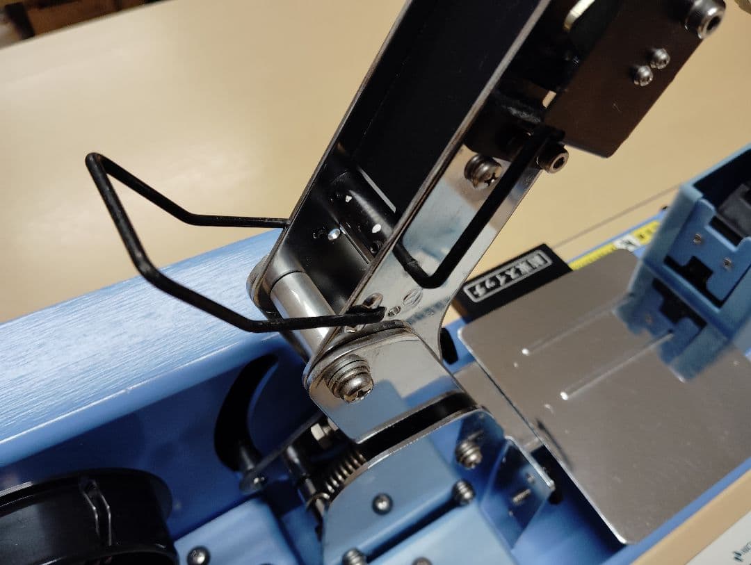 ニチバン　たばねら5000V　結束機の電動タイプオプションのリモートスイッチ付き