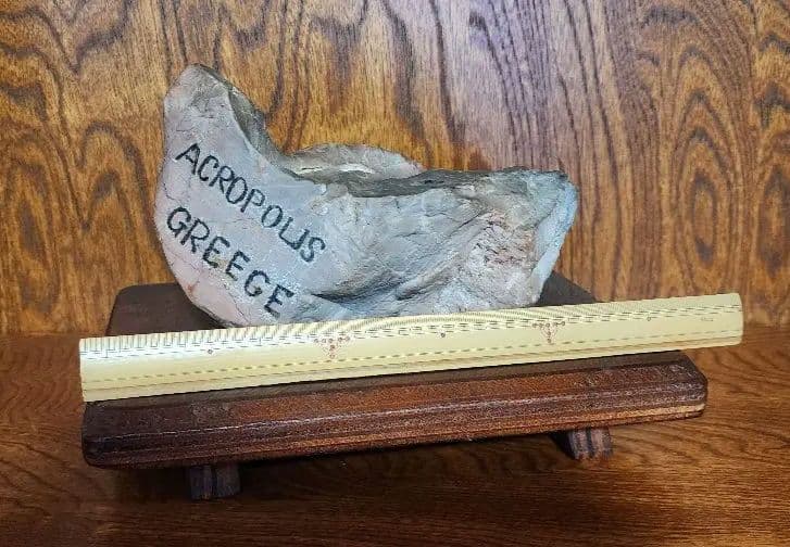 アクロポリスの石の置物