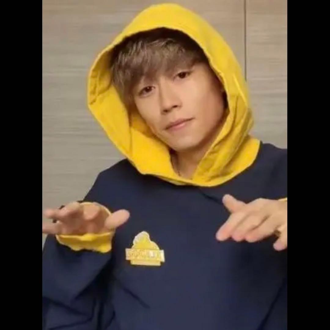 レア】エクストララージ パーカー フード 刺繍ロゴ ネイビー 黄色 紺色