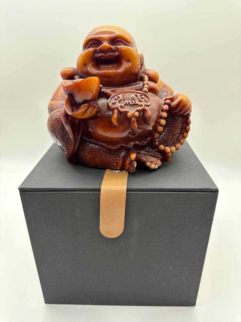 ☆☆ 遺品整理品☆☆ 琥珀 蜜蜡 アンティーク品 弥勒仏 レトロ948g箱がある