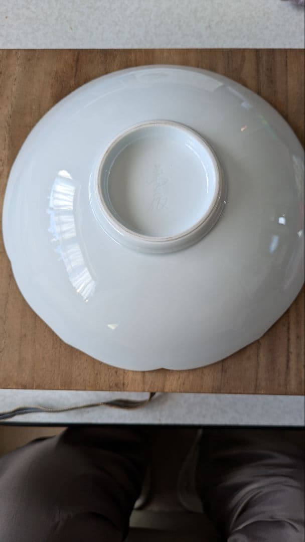 木製の箱入、人間国宝井上萬二作白磁菓子器 - メルカリ