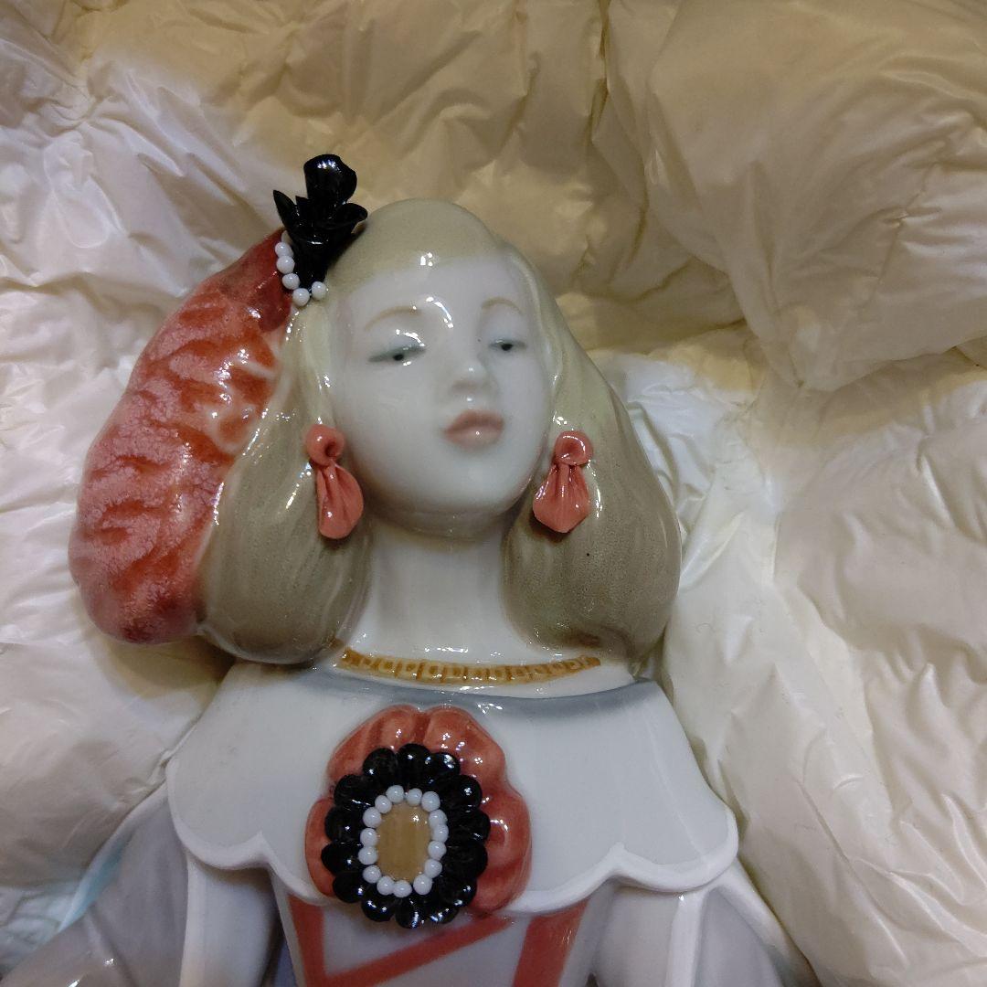 【新品】レア 廃盤品 リヤドロ メニーナ 王妃 王女 皇女 女官 女性 少女