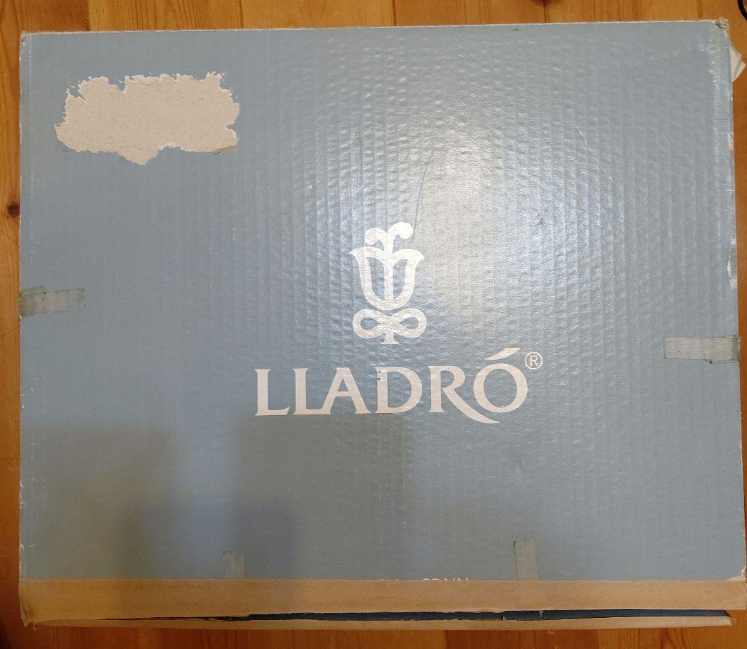 【新品】レア 廃盤品 リヤドロ メニーナ 王妃 王女 皇女 女官 女性 少女