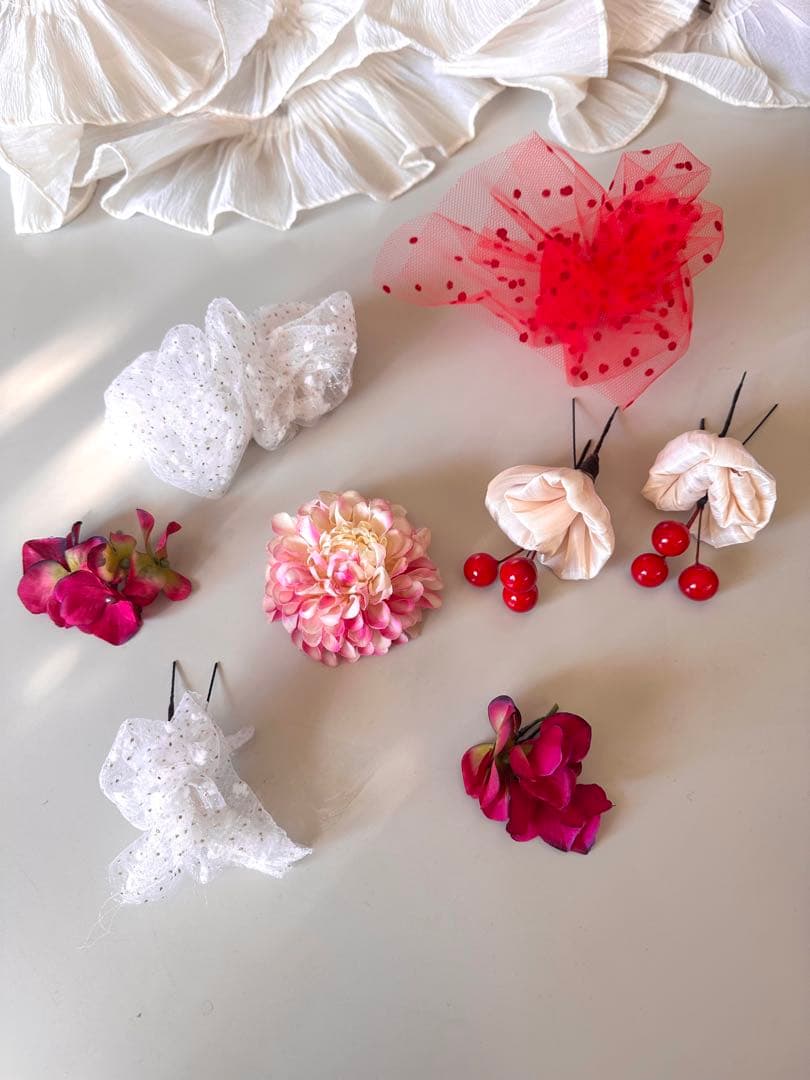 七五三髪飾り　ダリア 紫陽花 赤い実 チュール髪飾り