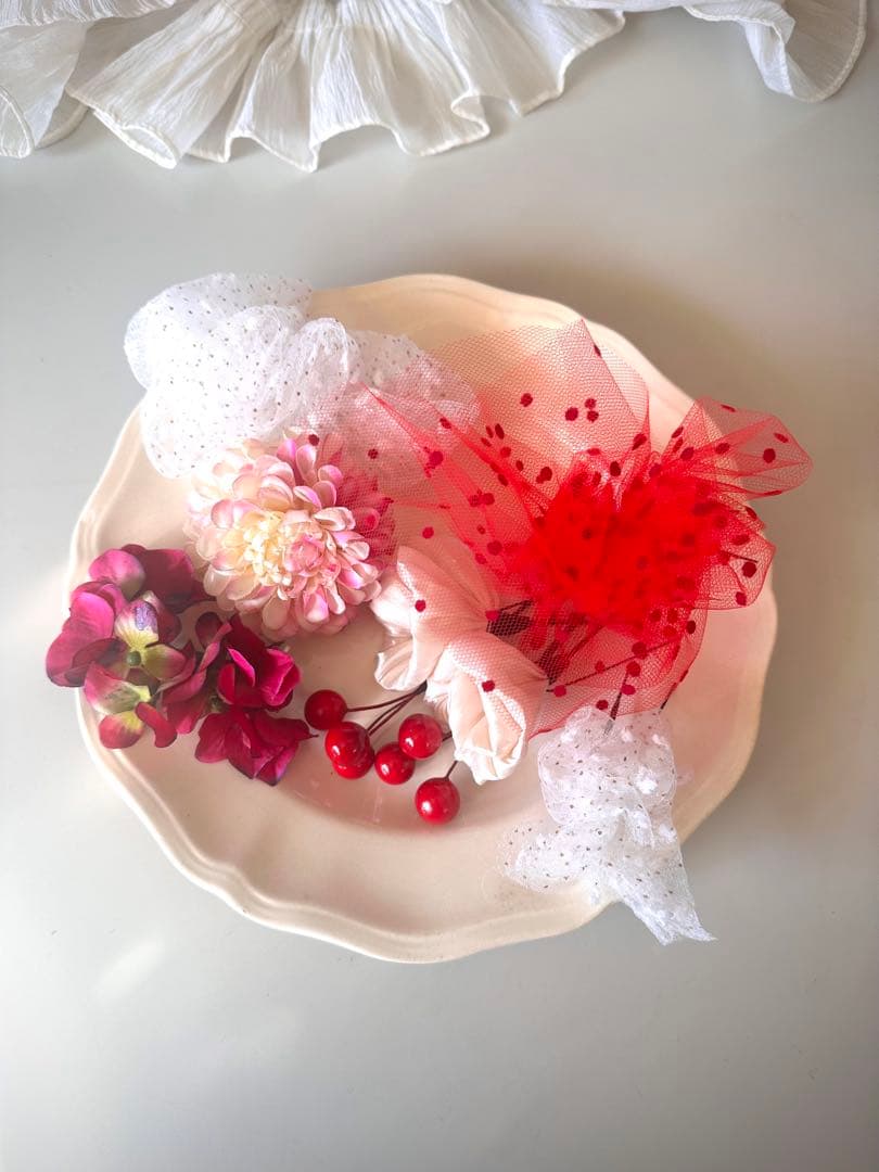 七五三髪飾り　ダリア 紫陽花 赤い実 チュール髪飾り