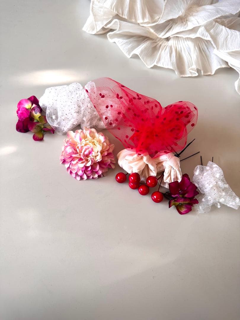 七五三髪飾り　ダリア 紫陽花 赤い実 チュール髪飾り