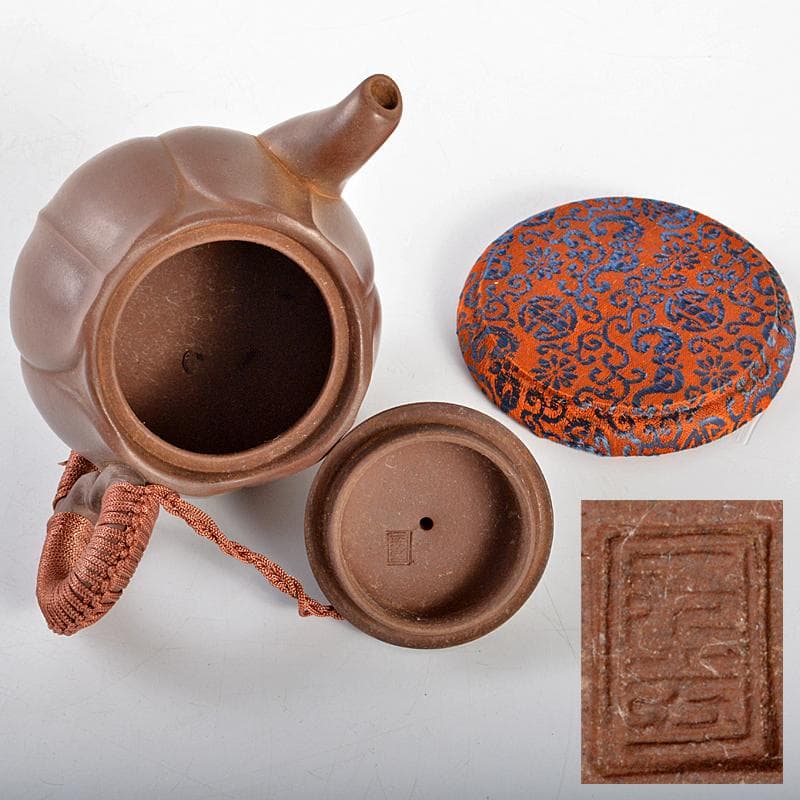 中国 紫砂 朱泥 花形 蝶摘 急須 茶壷 在銘 M R5878