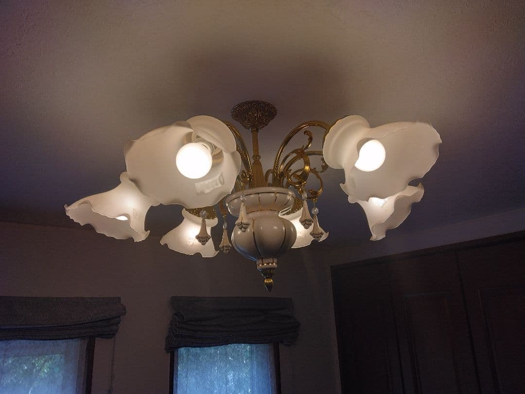 遠藤照明　6灯シャンデリア ホワイト/ゴールド