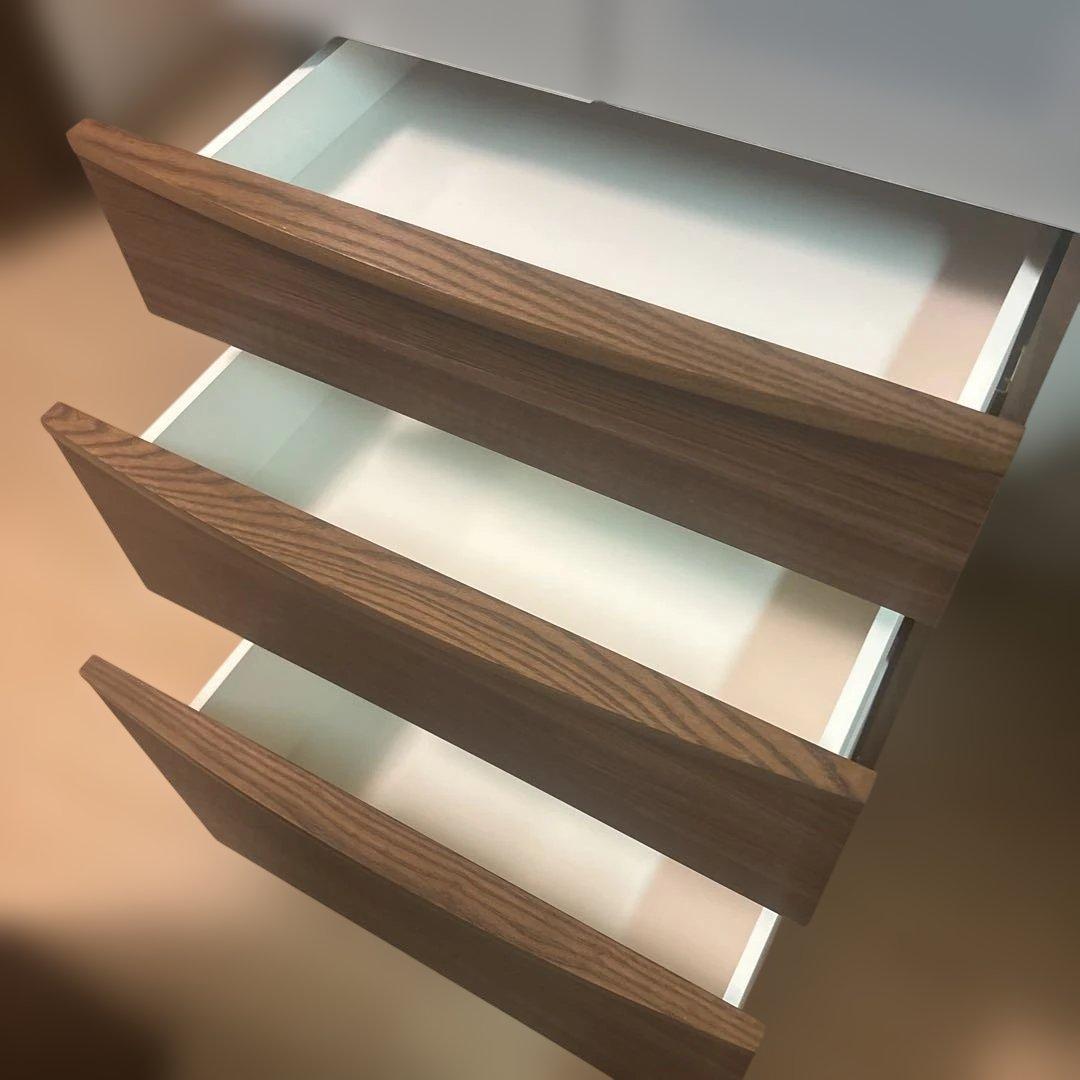 o*e様 大塚家具　食器棚 ガラス扉 3引き出し たのめる便込み