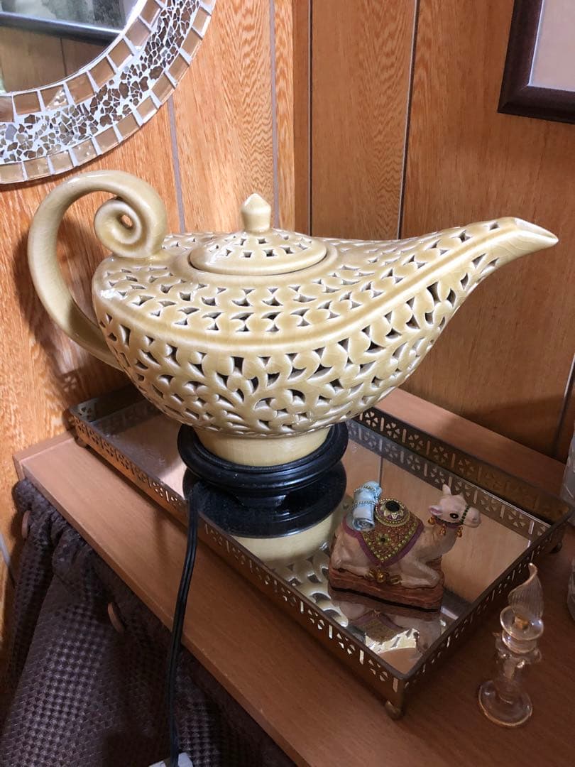 陶器製 魔法のランプ型 テーブルランプ 照明 ライト