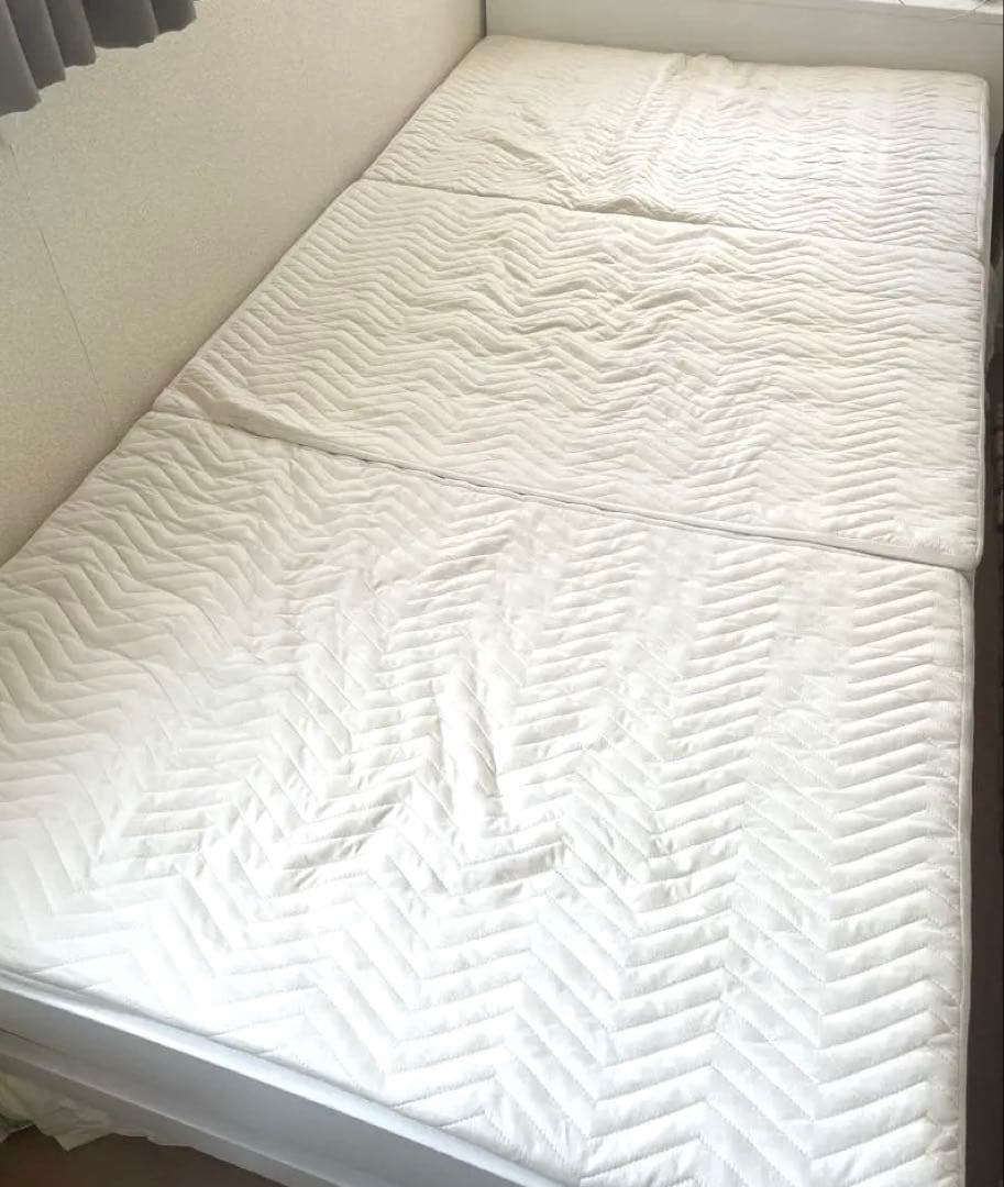 【送料込み】雲のやすらぎプレミアム　三つ折りマットレス