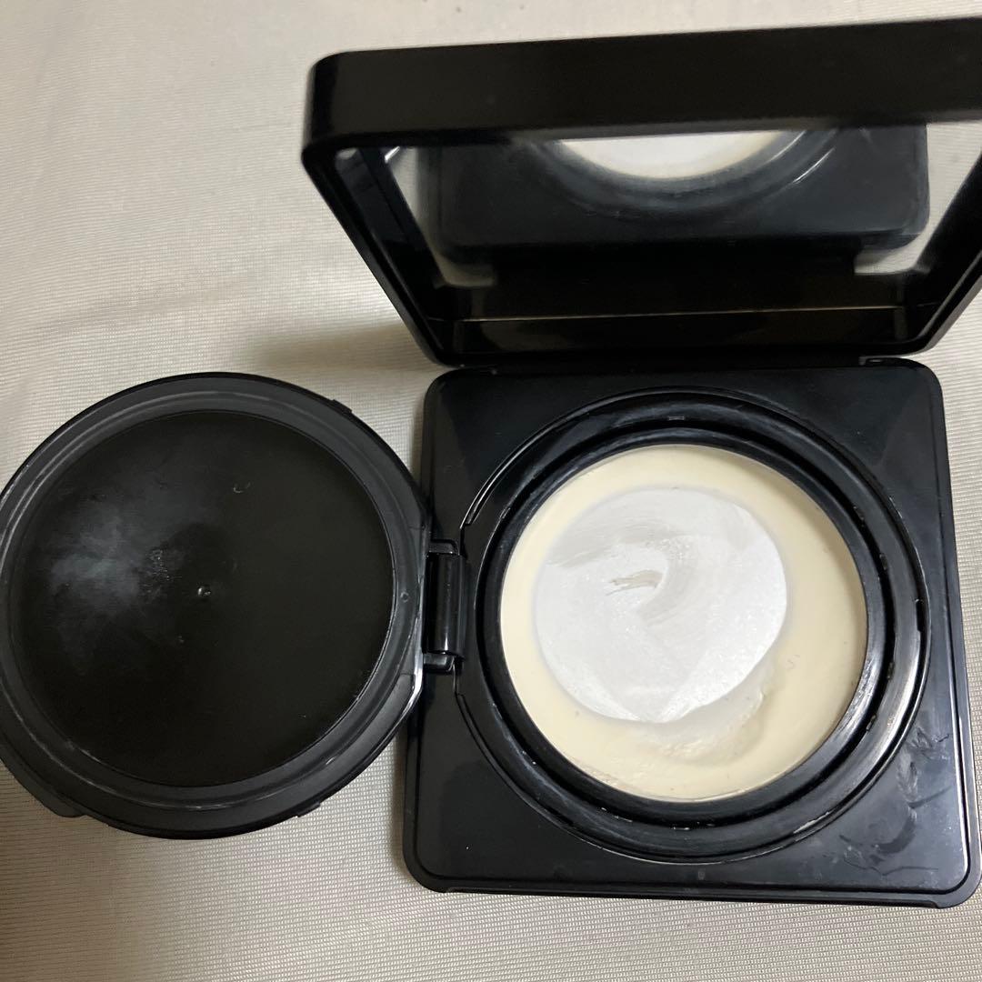 新品未開封+おまけあり ジバンシイ ソワン ノワール UV コンパクト