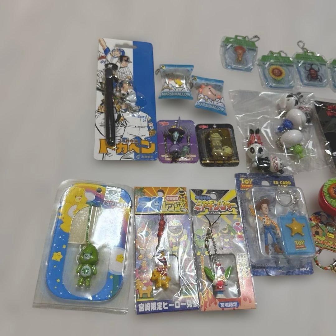 キャラクター　キーホルダー　ストラップ　セット