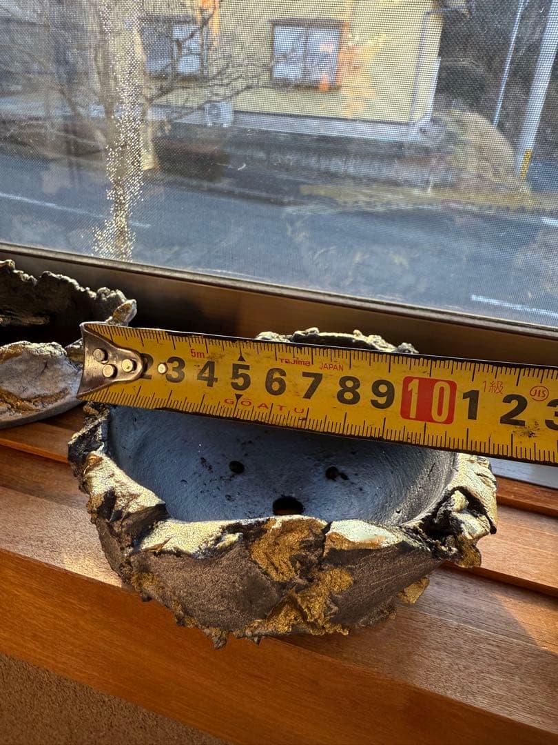 手びねり鉢 黒と金色のアクセント 約15cm 割れにくい鉢 作家鉢