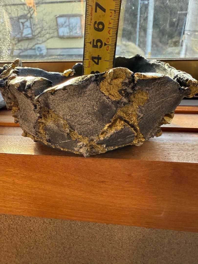 手びねり鉢 黒と金色のアクセント 約15cm 割れにくい鉢 作家鉢