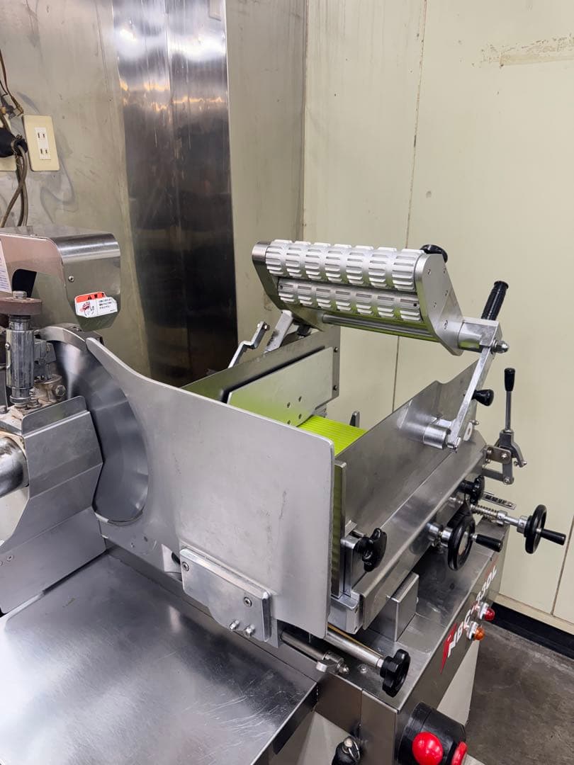 【ぽー】業務用スライサー NBC-330L (生肉スライサー)