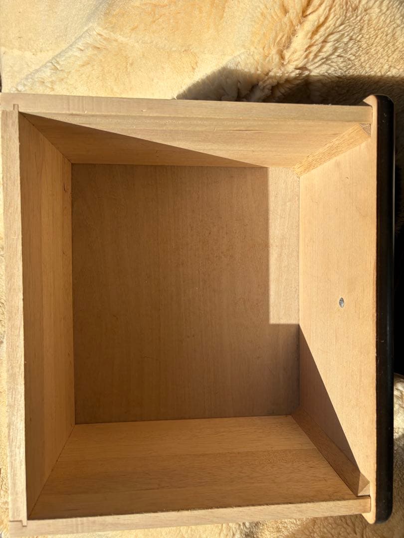 フランスベッド　ブラウン木製サイドテーブル 引き出し　アンティーク　モダン