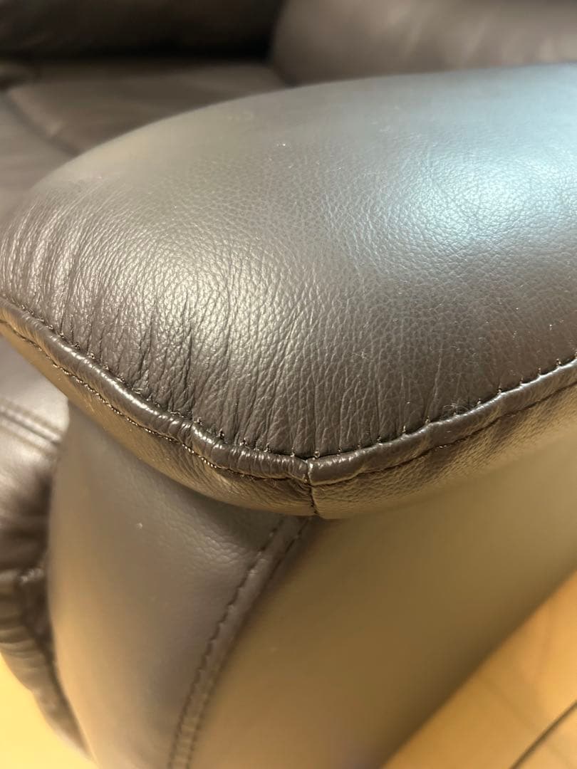 ニトリ3人掛けテーブル付き電動両側リクライニングソ ファNビリーバ