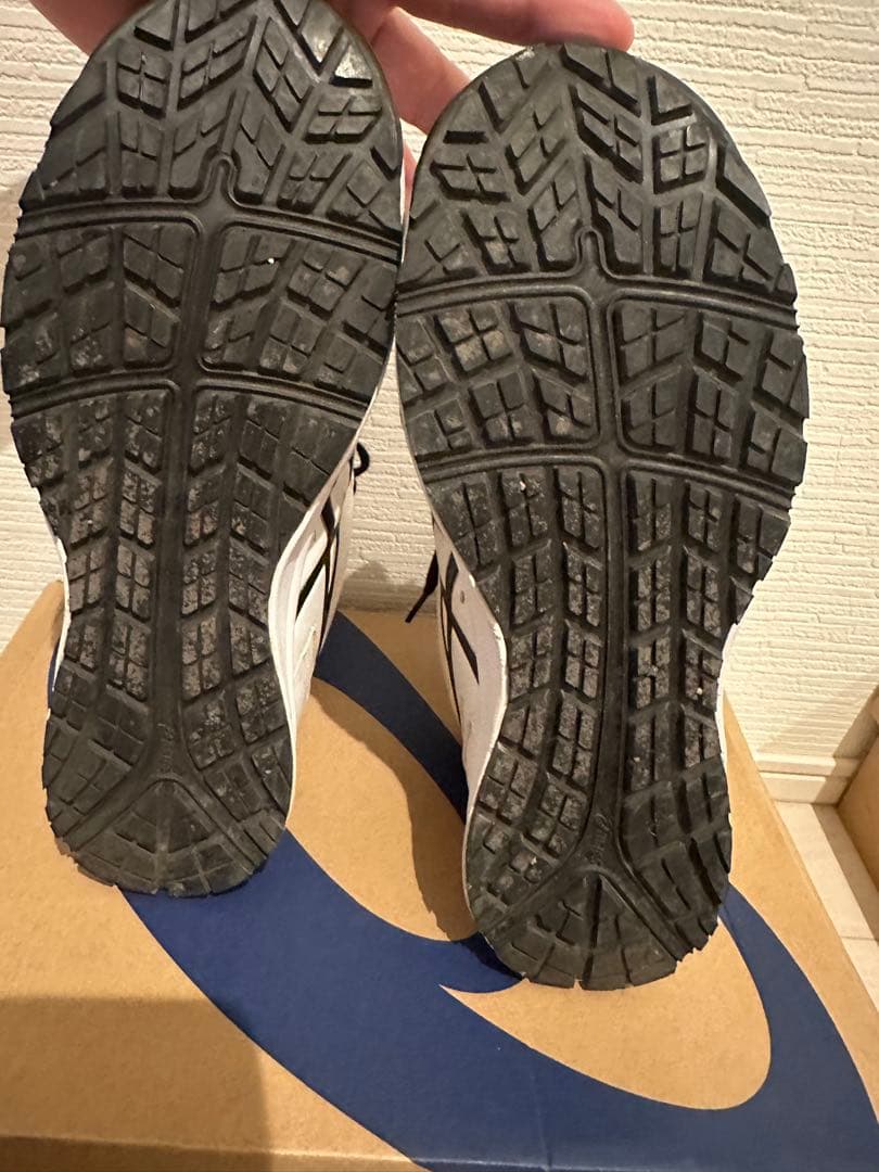 ASICS ハイカットシューズ ホワイト/ブラック