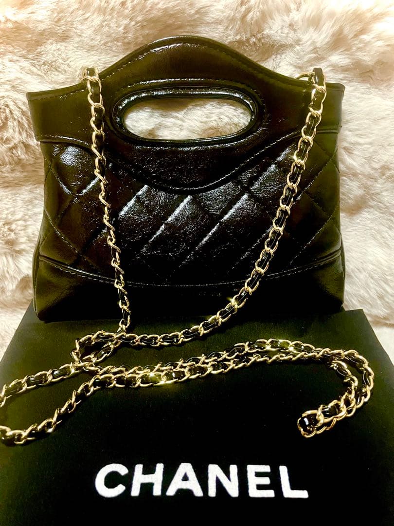 CHANEL キルティング エナメル加工バッグCHANEL31ノベルティ - メルカリ
