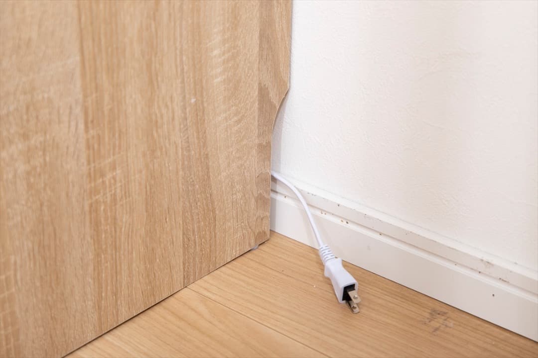 【送料無料】【幅80cm】Lino コンセント・引き出し付きデスク 机