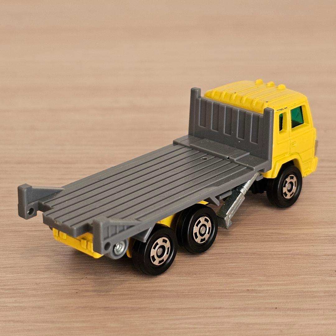 トミカ】No.56 日野 ドルフィン ブルドーザ 運搬車 日本製 - メルカリ