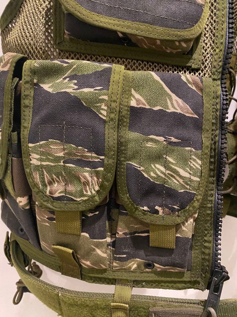 EAGLE タクティカルベスト Mサイズ 激レア　タイガーストライプ