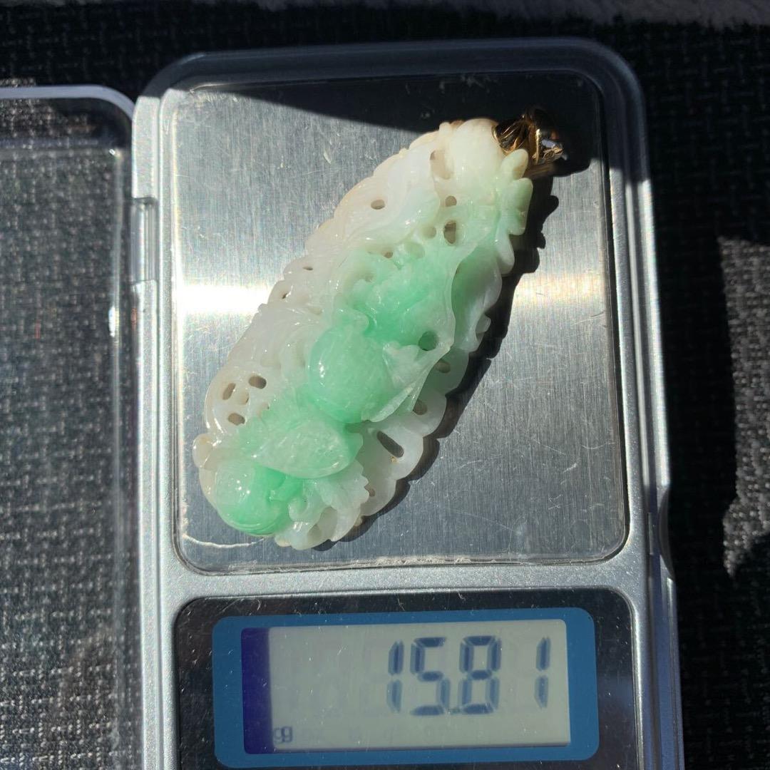 特大極上細密彫刻 k18刻印 翡翠 ペンダントトップ 15.8g ひすい