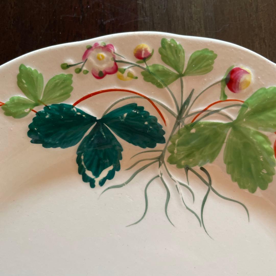 クレイユモントロー いちごデザートプレート　約21cm 2枚セット