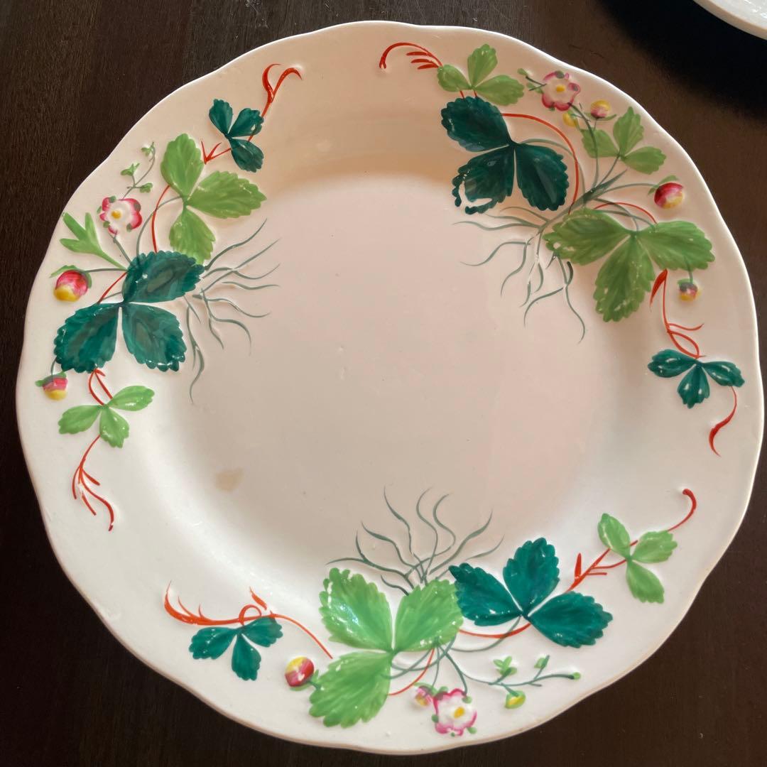 クレイユモントロー いちごデザートプレート　約21cm 2枚セット