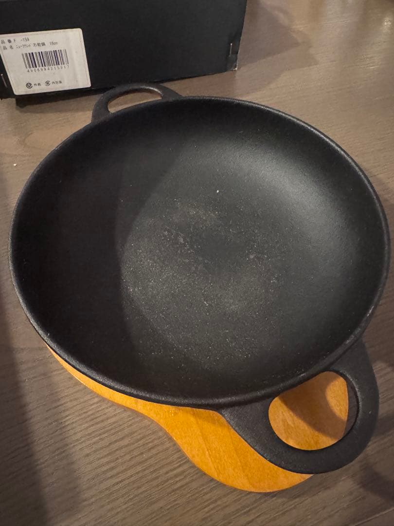 及源鋳造 ニューラウンド万能鍋 大 18cm 木台付き 南部鉄器 両手鍋 美品