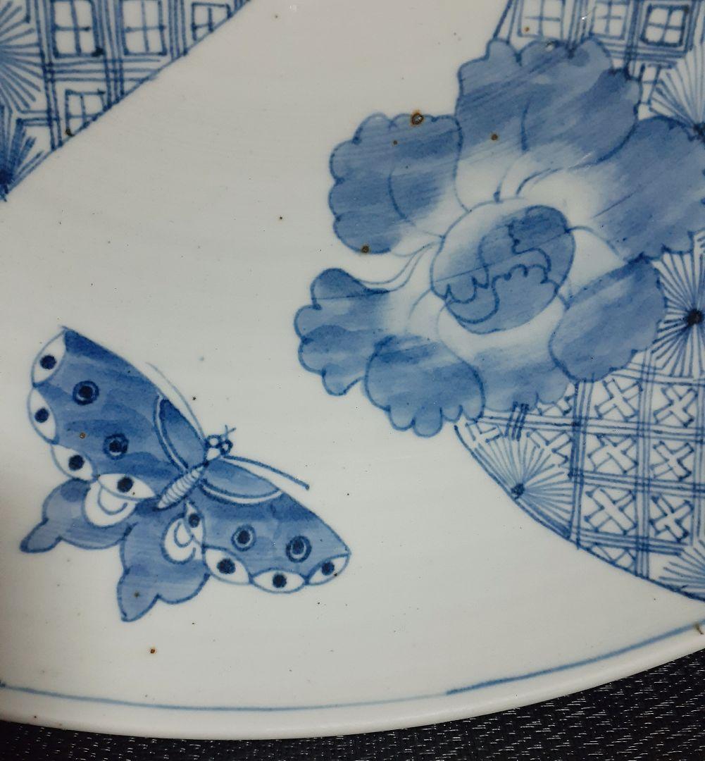 【名品】江戸時代後期　古伊万里　染付　捻り文様に牡丹に4蝶々図　41.1cm大皿