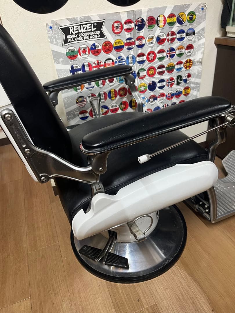 マントヒヒ理容椅子美品　タカラクラシカ90 生産終了品