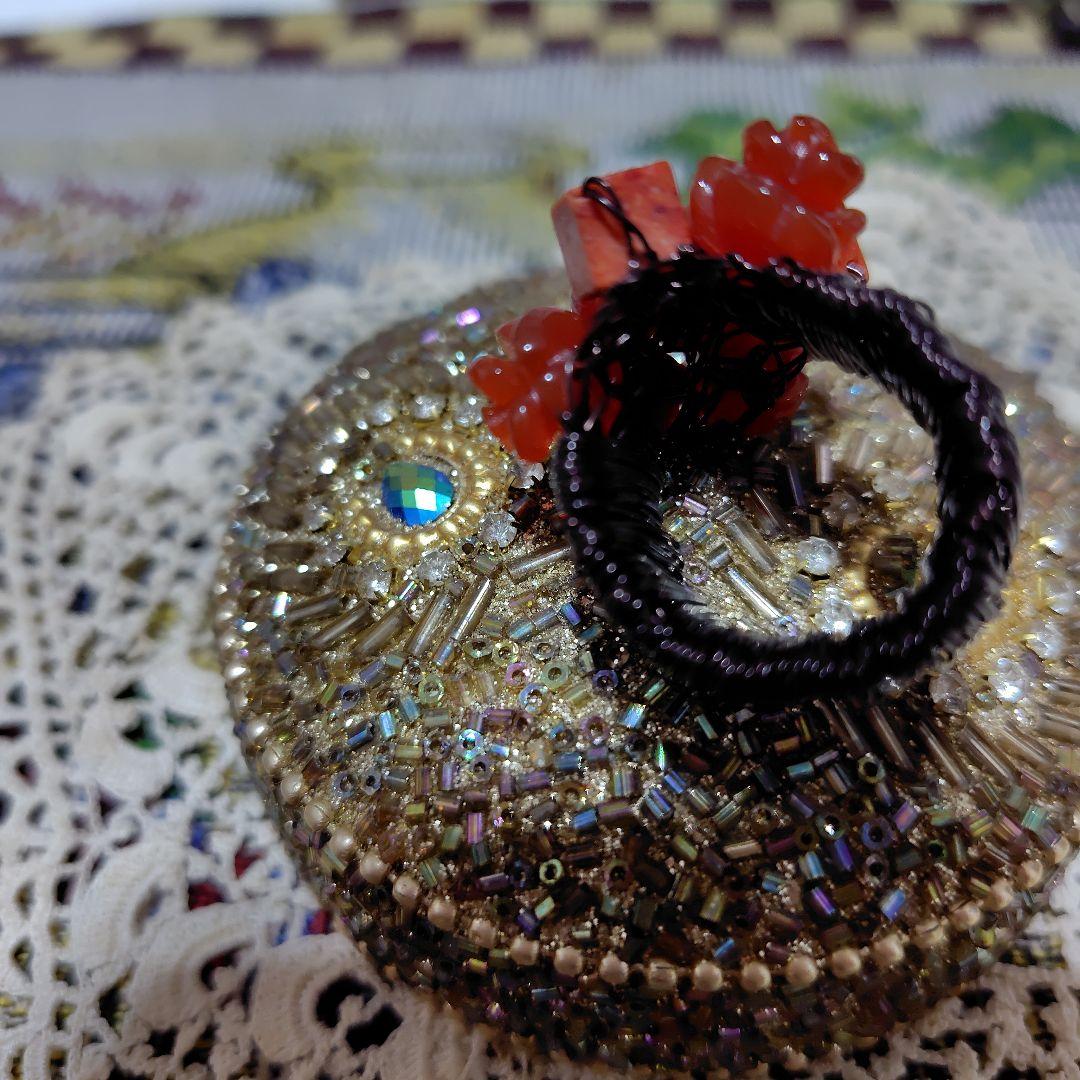 美品　 赤い珊瑚ビーズリング