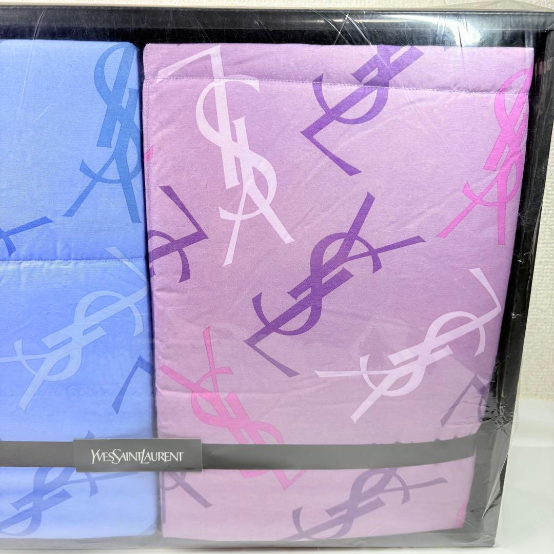 イヴ・サンローラン　YSLロゴ総柄ウォッシャブル羽毛肌掛け布団　ペア　２枚