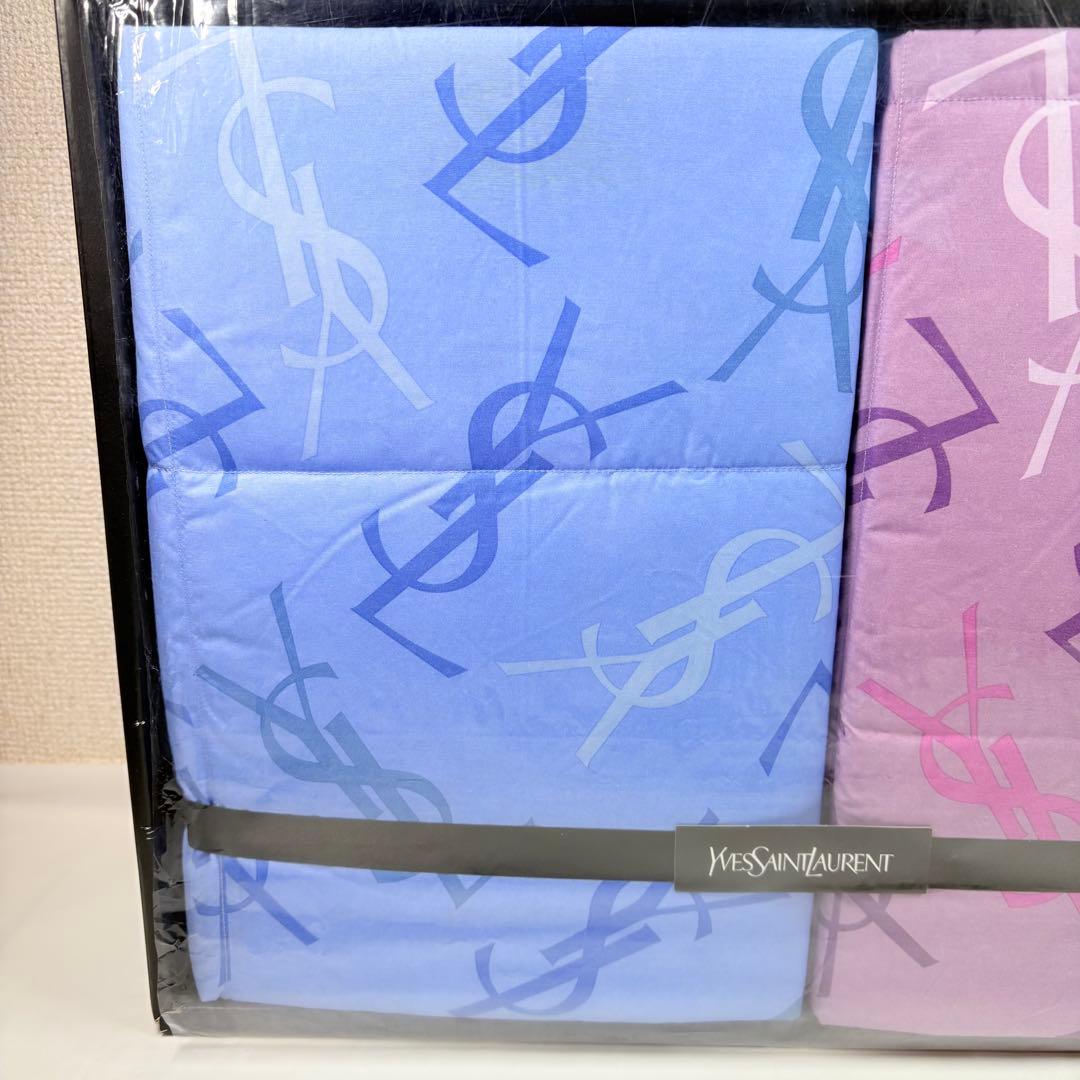 イヴ・サンローラン　YSLロゴ総柄ウォッシャブル羽毛肌掛け布団　ペア　２枚