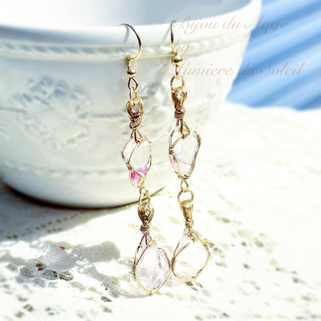 アンダラクリスタルのアシンメトリー二連ピアス