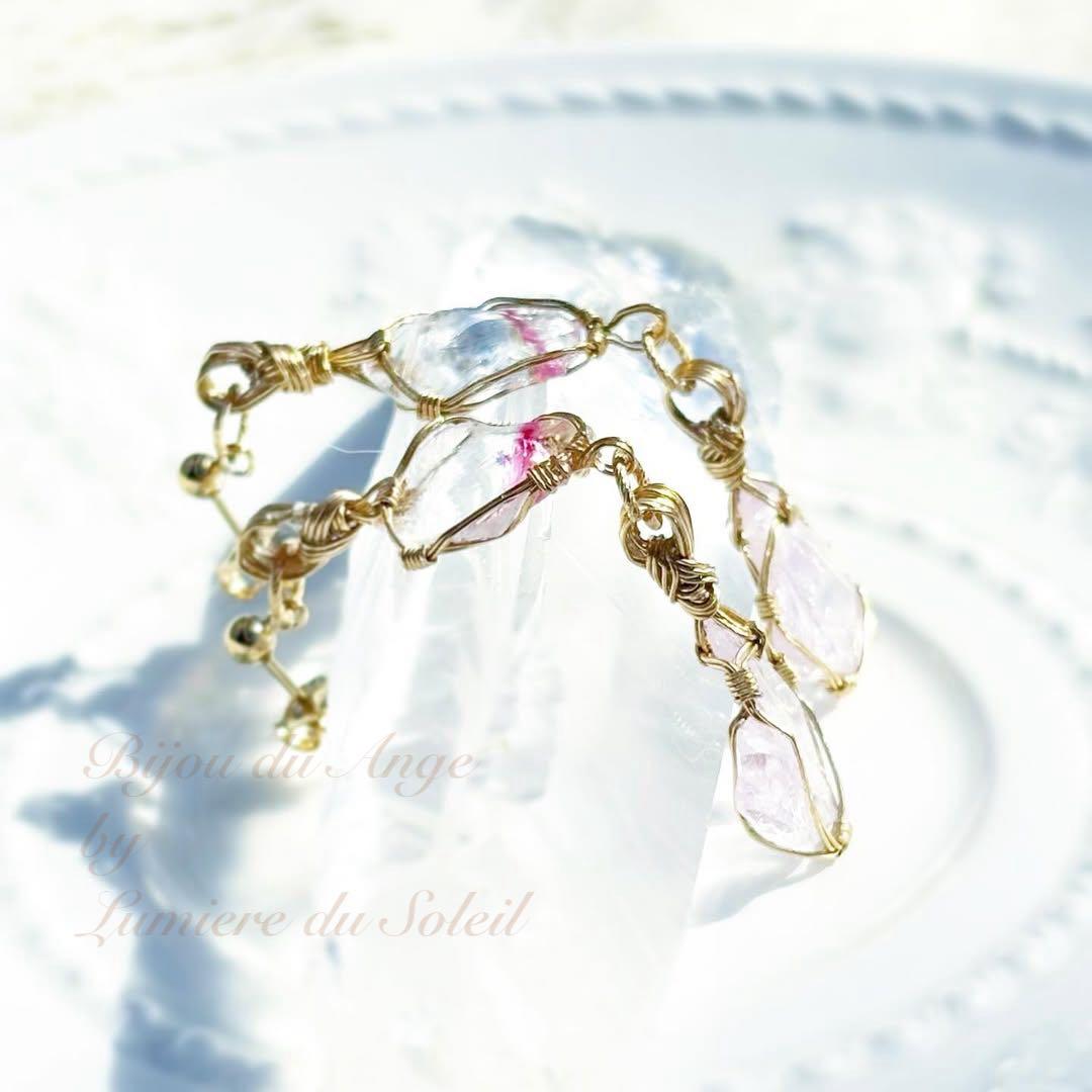 アンダラクリスタルのアシンメトリー二連ピアス