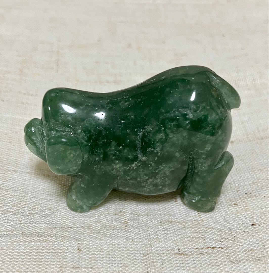 ブタの置物　天然石グリーンアベンチュリン
