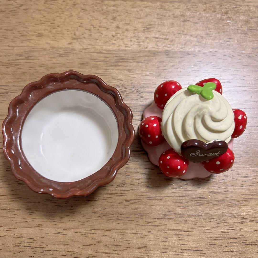 マザーガーデン 陶器ケーキ といちごの小物入れセット - メルカリ
