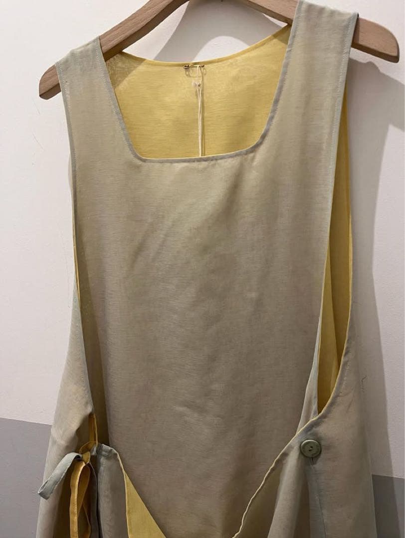 im improductイッセイミヤケ エプロン リバーシブル ベージュ.ピンク